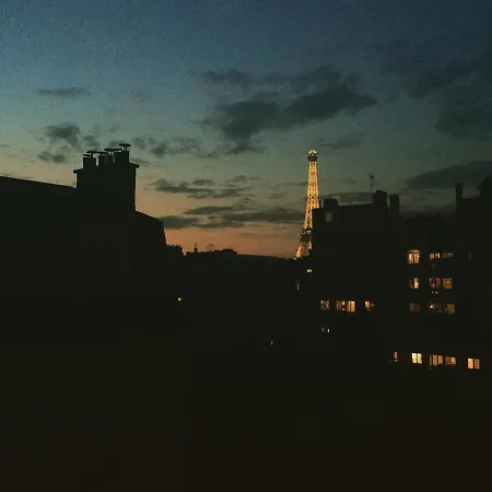 Parisian With Eiffel Tower View Appartement
