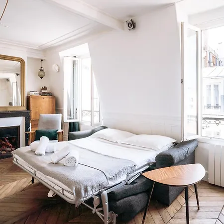 Parisian With Eiffel Tower View Appartement *