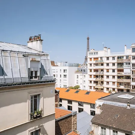 Appartement Parisian With Eiffel Tower View Parijs